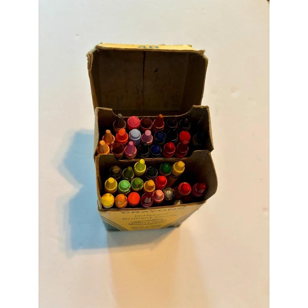 Crayola Vintage 48 Count Crayons No. 48 Binney & Smith Multi-Color Art Supplies
